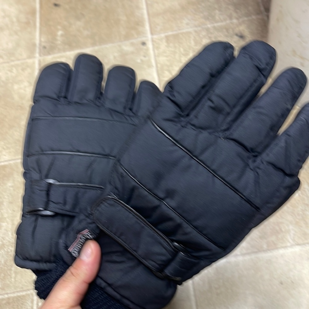 Thinsulate thermal insulation black glove